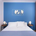 Apartment Lav