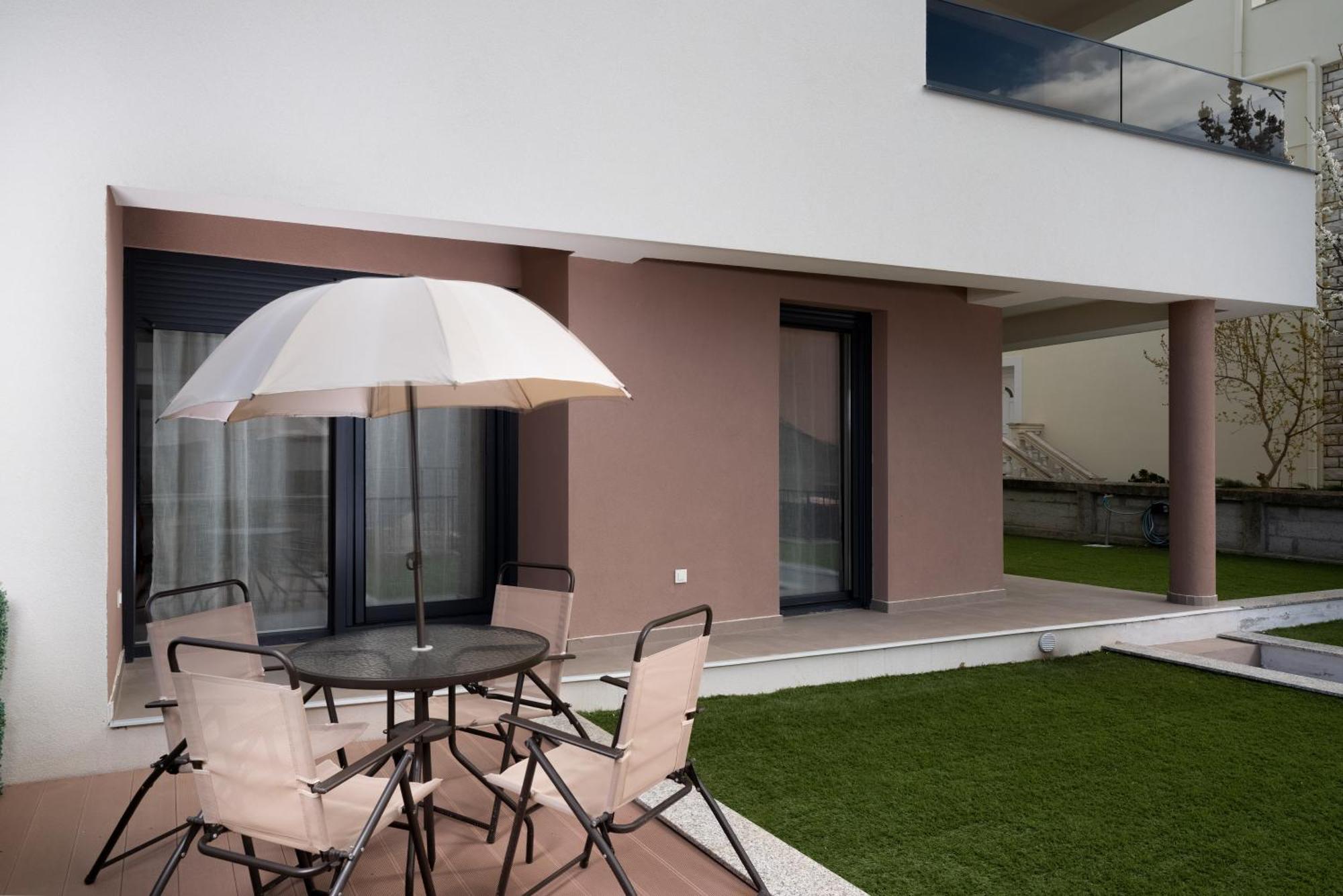 Lav Apartment *