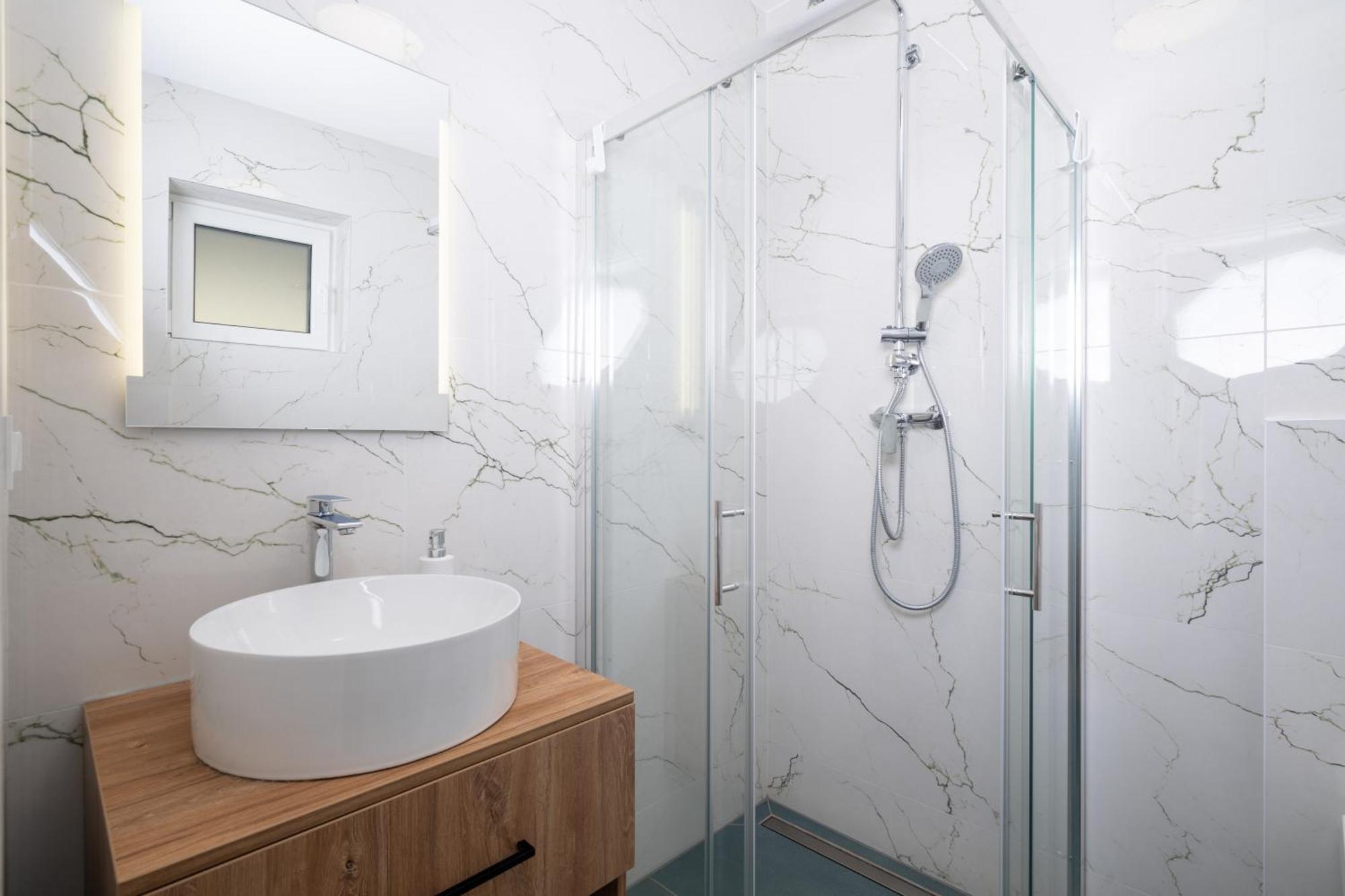 Apartment Lav *